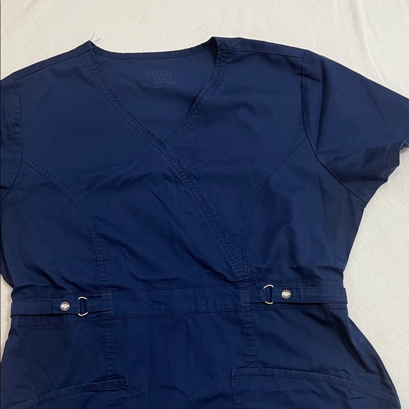 Scrub Top - Picture 3 of 6